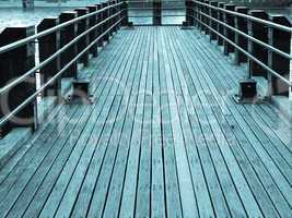 Deck pier