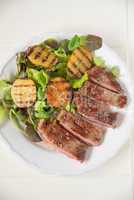 Steak mit Salat