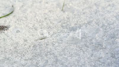 The crystal-like white snow