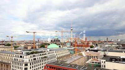 zeitraffer berlin skyline von oben