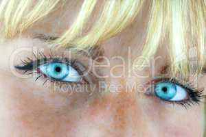 Blaue Augen einer Frau
