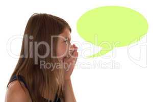 Junges Mädchen beim Schreien mit Sprechblase und Textfreiraum