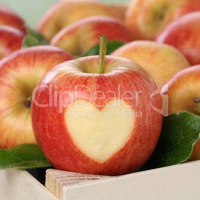 Apfel Obst mit Herz Thema Liebe