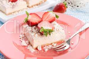 Strawberry - currant crumble Dessertt