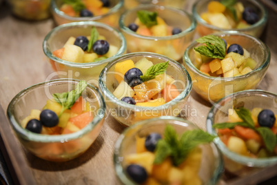 Nachtischbuffet mit Obstsalat-Schälchen