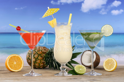 Cocktails und Drinks am Strand und Meer