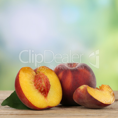Gesunde Pfirsiche Früchte mit Textfreiraum