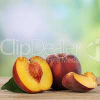 Gesunde Pfirsiche Früchte mit Textfreiraum