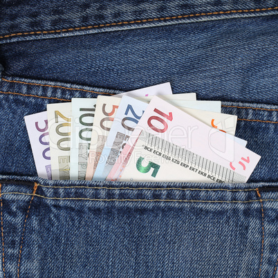 Taschengeld Euro Scheine in der Hosentasche