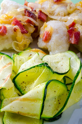 Silesian dumplings with Bacon and zucchini