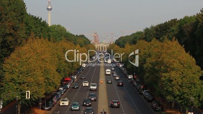 straßenverkehr am brandenbuger tor