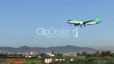 Air Lingus plane is landing in Barcelona airport