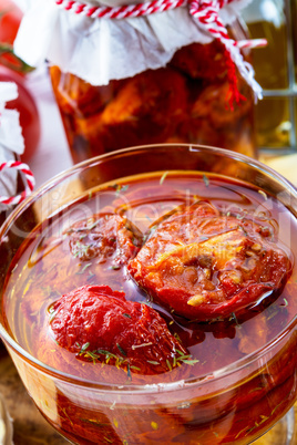 Dried tomatoes in olive oil.