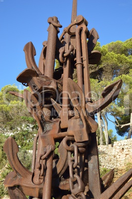 Skulptur aus Schiffsankern