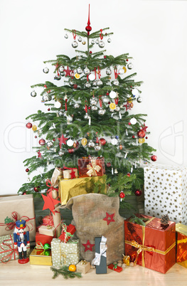 christmas tree with presents