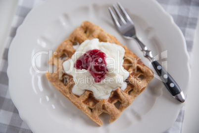 Waffeln mit Sahne