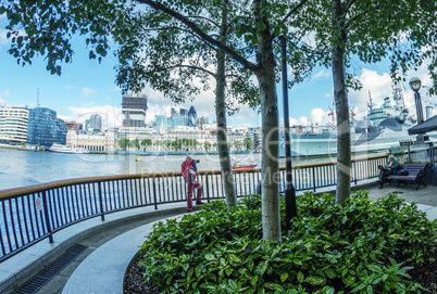 LONDON - SEPTEMBER 28, 2012: Tourists enjoy city view  on a beau