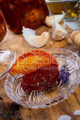 Dried tomatoes in olive oil.