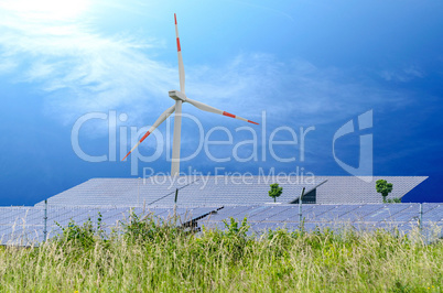 Windturbine und Solaranlagen