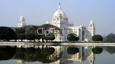 Locked-on shot of the Victoria Memorial