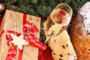 Panettone and Spumante, the italian Christmas tradition