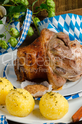 bayrische schweinshaxe