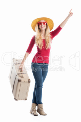 Fröhliche Frau mit Koffer