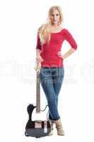 Blonde Frau mit E-Gitarre