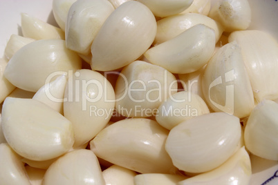 many seeds of garlic