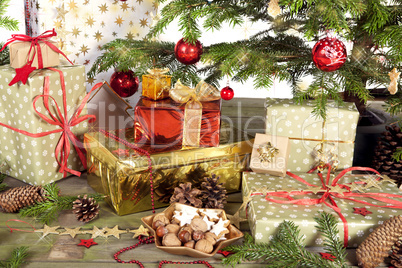 Christmas tree with gifts