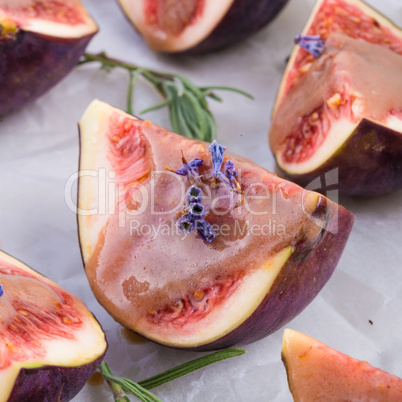 baked figs with caramel