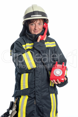 Feuerwehrfrau mit Telefon