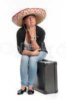Junge Frau mit Reisekoffer