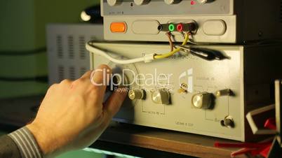Low-frequency signal generator