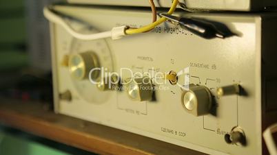 Low-frequency signal generator, close-up