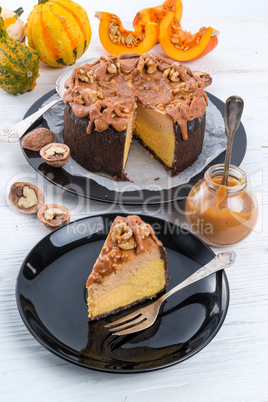 Pumpkin cheesecake with nuts