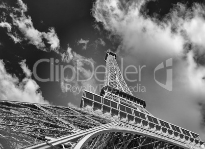 Paris. La Tour Eiffel, bottom-up street view