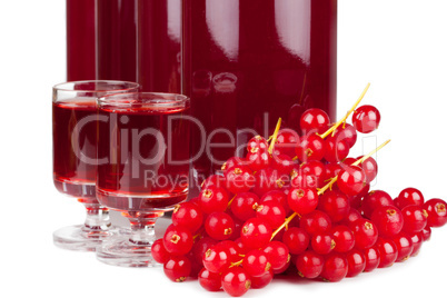 Ripe red currants and liqueur