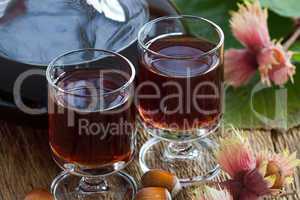 Hazelnut liqueur and hazelnuts