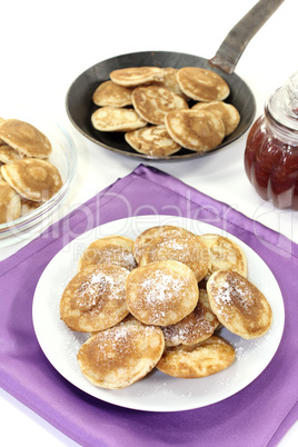 Poffertjes mit Puderzucker