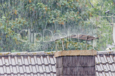 Regen, Starkregen, Schauer, Kamin