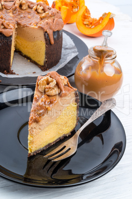 Pumpkin cheesecake with nuts