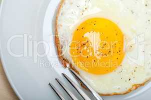 egg sunny side up