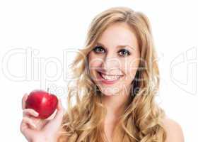 Junge Frau hält Apfel