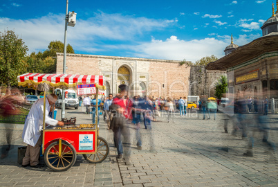 ISTANBUL, TURKEY - SEP 15: Fresh roasted sweet corn vendor as se