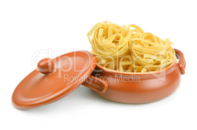 noodles in a clay pot