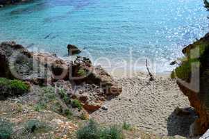 kleiner einsamer Strand