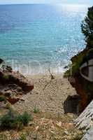 kleiner einsamer Strand