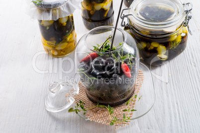 spicy marinated olives