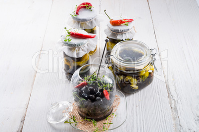 spicy marinated olives